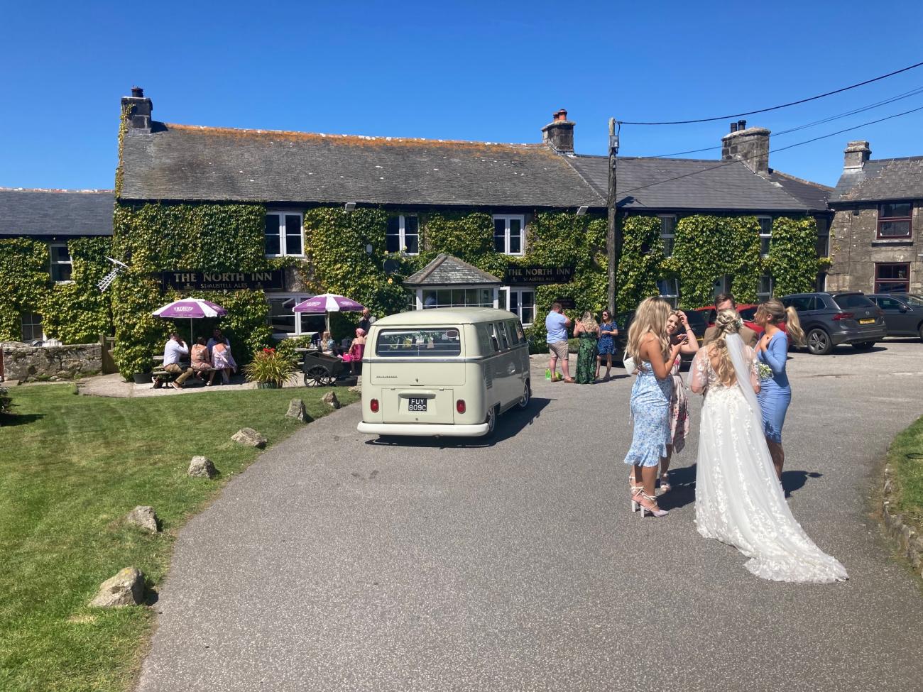 Countryside wedding with camper in Cornwall